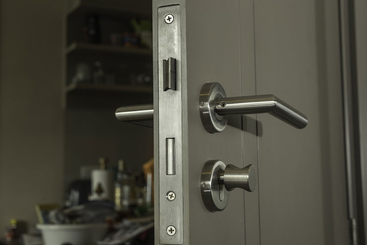 The Role Of Residential Locksmithing In Enhancing Home Security
