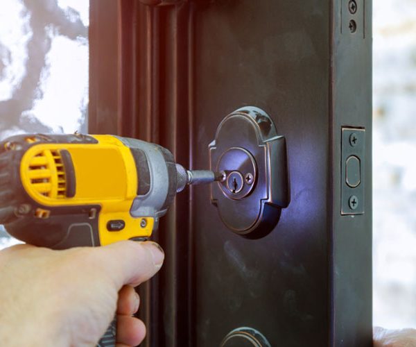 Smart Locks Vs. Traditional Locks: What’s Right For Your Home?