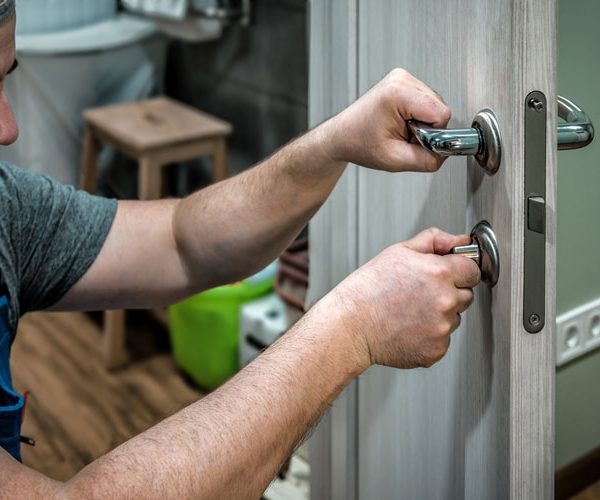 Commercial locksmith services