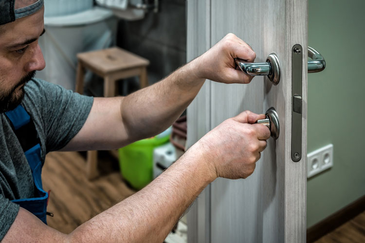 Commercial locksmith services